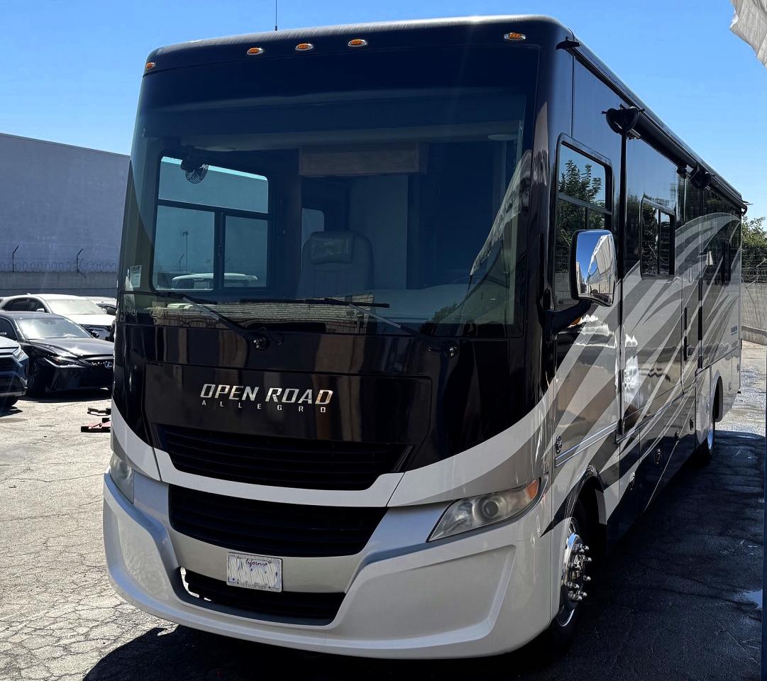 2018 Ford F53 VIN 1F66F5DY6J0A01454 — COPART salvage auction photo