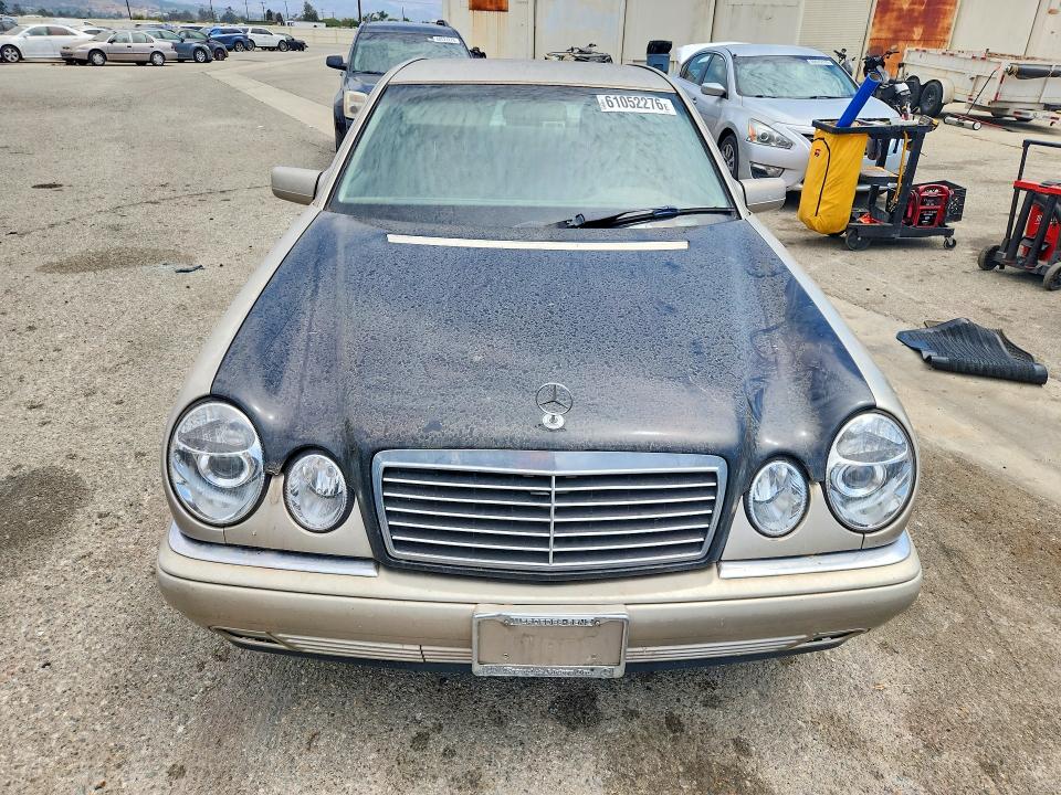 1999 Mercedes-benz E-class VIN WDBJF65H3XA900947 COPART salvage auction — MINOR DENT/SCRATCHES, Ca - Dis/Dlr/Exp Only Clean Title, sold $275 on 2026-07-17 (photo 5)