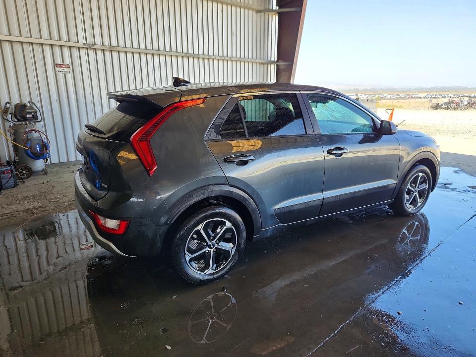 2026 Kia Niro VIN KNDCP3LE1T5340587 COPART salvage auction — MECHANICAL, CA - CERTIFICATE OF TITLE, sold $9,200 on 2026-07-20 (photo 3)