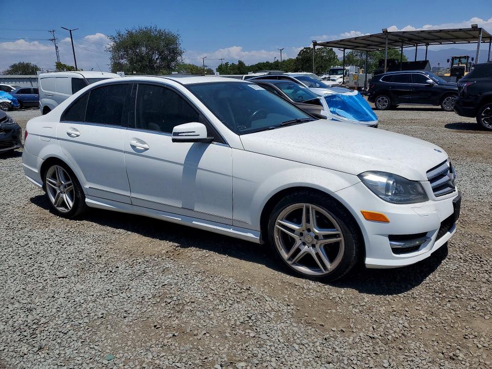 2013 Mercedes-benz C-klasse VIN WDDGF4HB4DA851587 COPART salvage auction — SIDE, Ca - Dis/Dlr/Exp Only Clean Title, sold $1,200 on 2026-08-07 (photo 4)