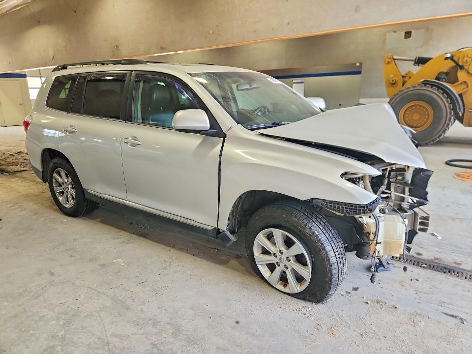 2011 Toyota Highlander VIN 5TDZK3EH1BS047958 COPART salvage auction — FRONT END, VA - CERT OF TITLE - SALVAGE, sold $1,450 on 2026-07-31 (photo 4)