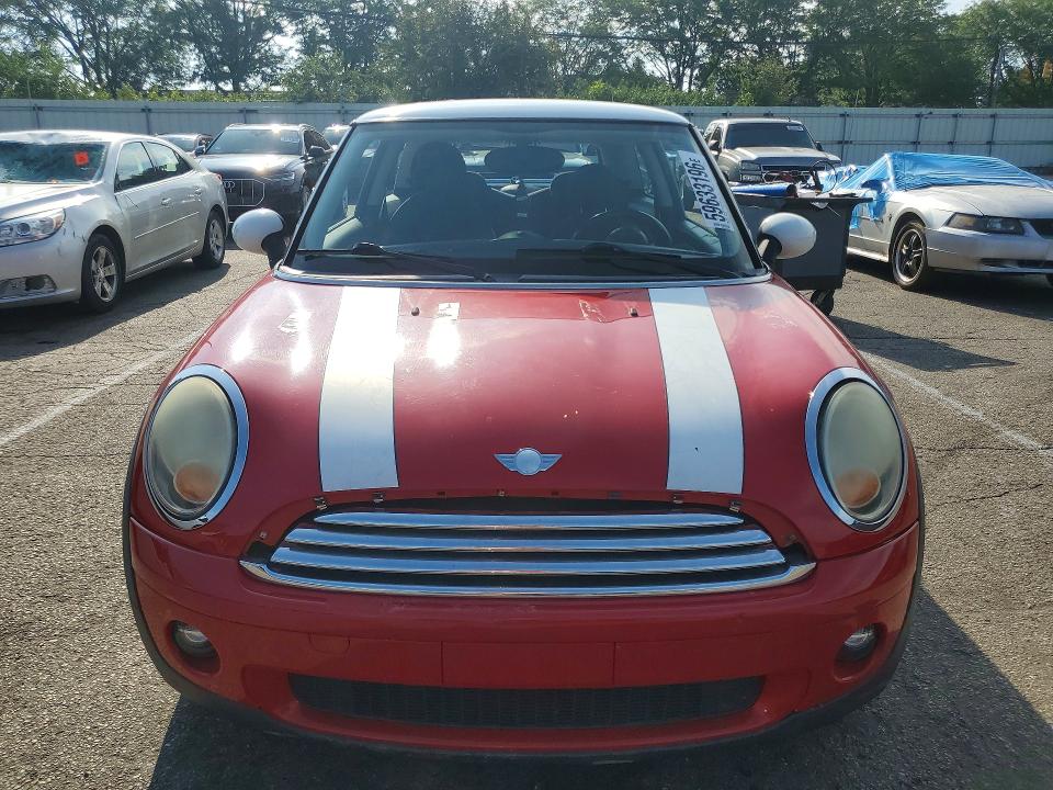 2007 Mini Cooper VIN WMWMF33557TT51758 COPART salvage auction — VANDALISM, Oh - Cert Of Title-Salvage, sold $250 on 2026-07-22 (photo 5)