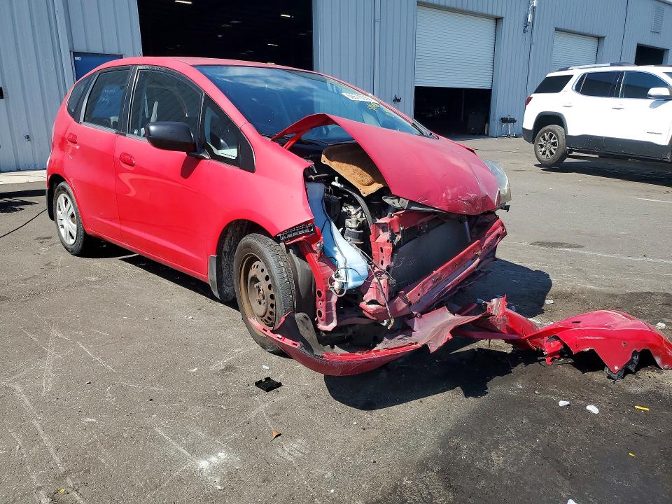 2010 Honda Fit VIN JHMGE8H28AC016790 COPART salvage auction — FRONT END, FL - CERT OF TITLE SLVG REBUILDABLE, sold $1,150 on 2026-07-27 (photo 4)