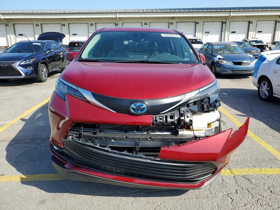2025 Toyota Sienna VIN 5TDYRKEC3SS243275 COPART salvage auction — SIDE, Oh - Cert Of Title-Salvage, sold $5,300 on 2026-07-30 (photo 5)