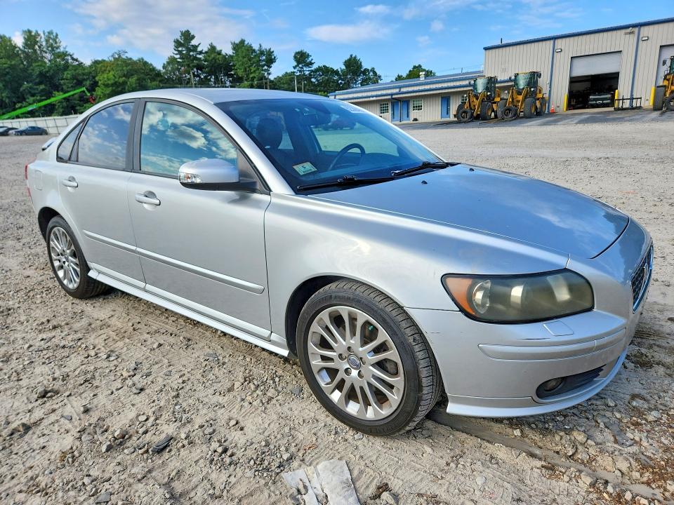 2007 Volvo S40 VIN YV1MS382172302568 COPART salvage auction — REAR END, MA - CERT OF TITLE-RECONSTRCTD COLL, sold $450 on 2026-08-06 (photo 4)
