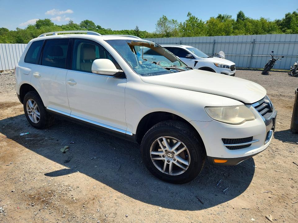 2008 Volkswagen Touareg VIN WVGBE77L18D035570 COPART salvage auction — FRONT END, Ma - Cert Of Title-Reconstrctd Coll, sold $125 on 2026-07-29 (photo 4)