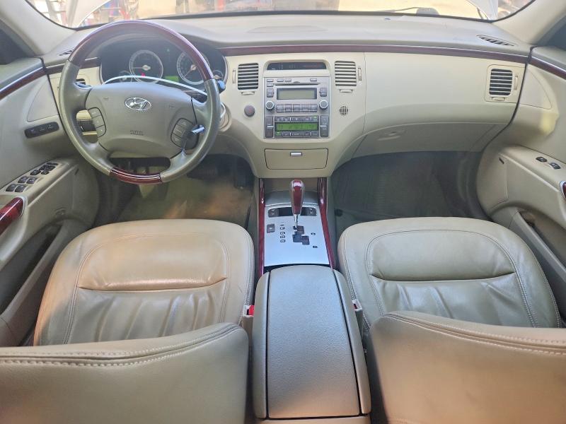 2008 Hyundai Azera VIN KMHFC46F58A301501 COPART salvage auction — SIDE, ON - PERMIT NO BRAND - UNFIT, sold $300 on 2026-07-28 (photo 8)