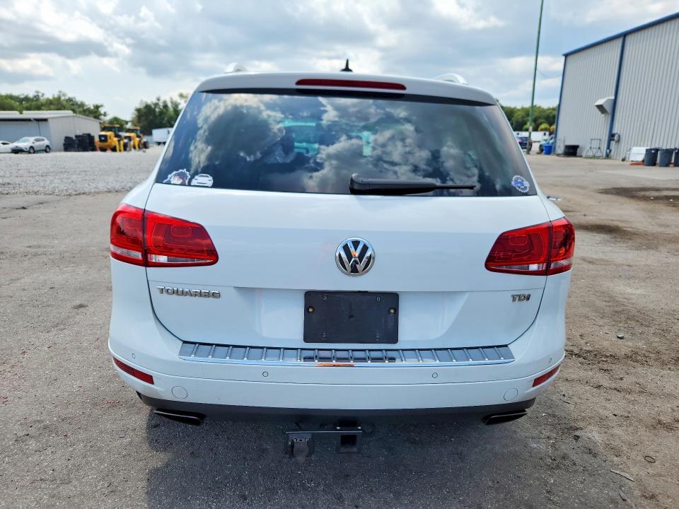 2013 Volkswagen Touareg VIN WVGEP9BP3DD004411 COPART salvage auction — FRONT END, Fl - Cert Of Title Slvg Rebuildable, sold $2,300 on 2026-08-17 (photo 6)