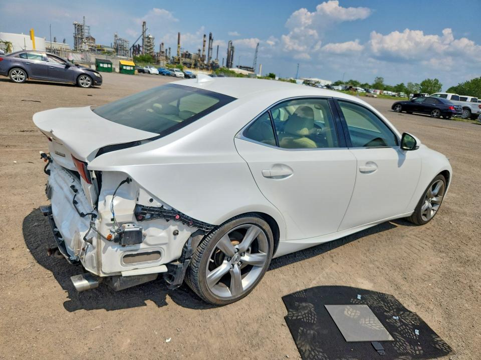 2014 Lexus Is 350 VIN JTHCE1D28E5000899 COPART salvage auction — REAR END, QC - GRAVEMENT ACCIDENTE, sold $3,400 on 2026-08-25 (photo 3)