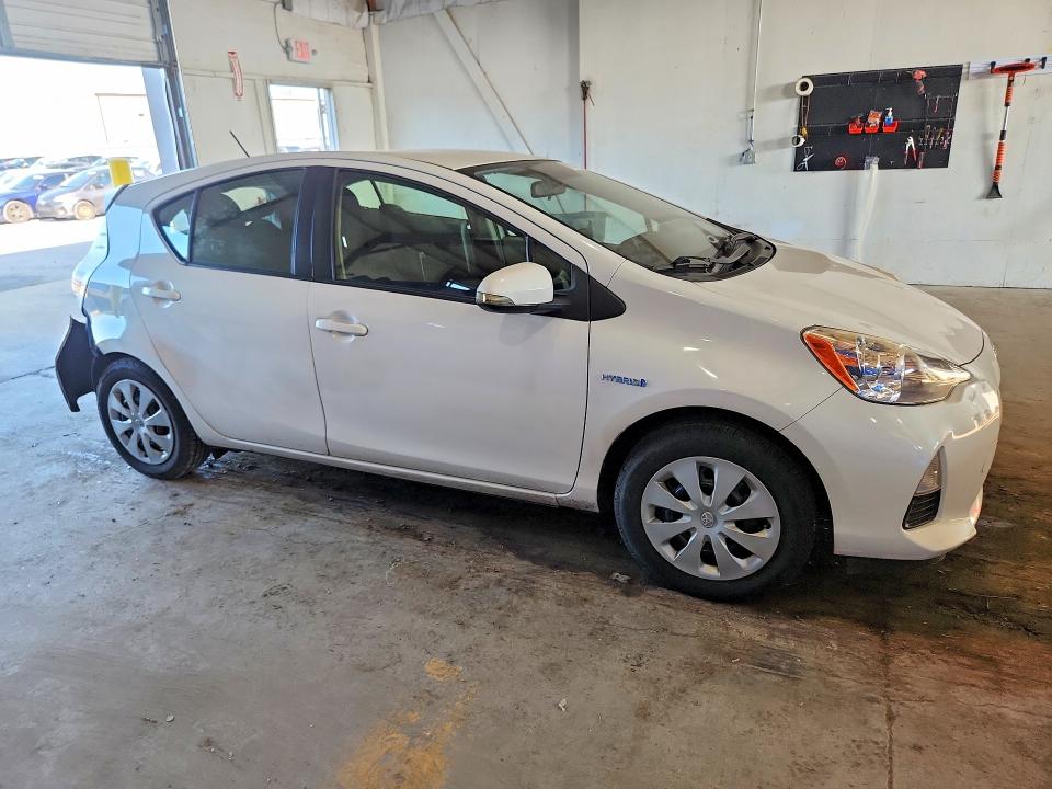 2014 Toyota Prius VIN JTDKDTB33E1569738 COPART salvage auction — REAR END, KY - CERT OF TITLE-SALVAGE (P), sold $775 on 2026-07-27 (photo 4)