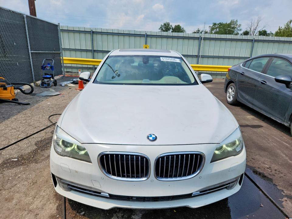 2013 BMW 7er VIN WBAYF8C54DDE59036 COPART salvage auction — MINOR DENT/SCRATCHES, Mi - Dealer Only Clean Title, sold $325 on 2026-07-31 (photo 5)
