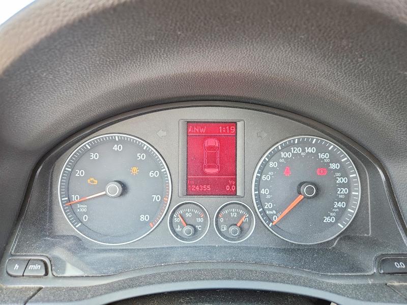 2009 Volkswagen Eos VIN WVWEA71F59V012059 COPART salvage auction — REAR END, On - Permit No Brand - Unfit, sold $400 on 2026-08-11 (photo 9)