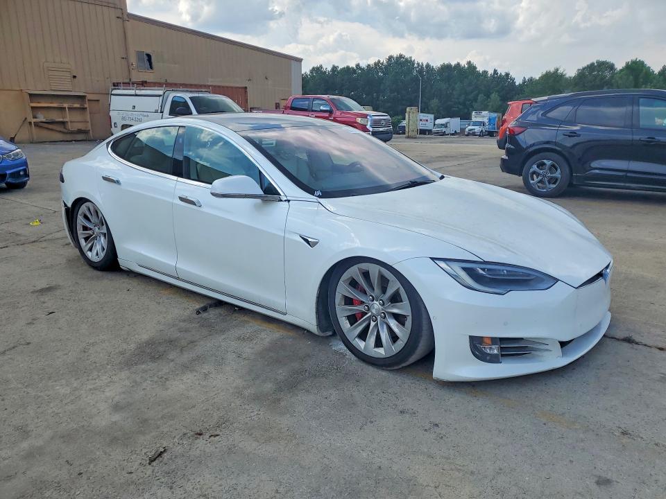 2019 Tesla Model s VIN 5YJSA1E40KF330376 COPART salvage auction — MINOR DENT/SCRATCHES, SC - CERTIFICATE OF TITLE (P), sold $9,800 on 2026-07-24 (photo 4)