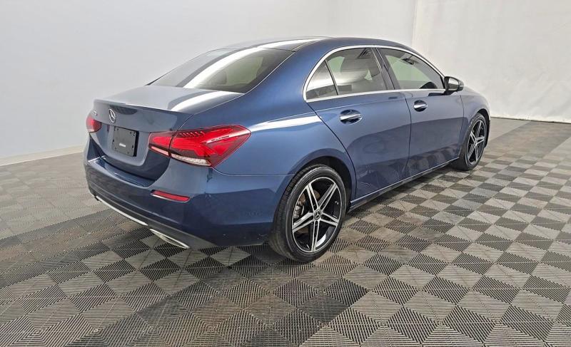 2022 Mercedes-benz A-class VIN W1K3G4EB0NJ353212 COPART salvage auction — NORMAL WEAR, Tx - Certificate Of Title (P), sold $16,600 on 2026-07-30 (photo 4)
