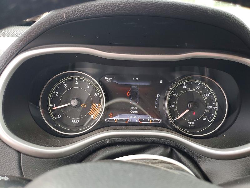 2014 Jeep Cherokee VIN 1C4PJMBS0EW161048 COPART salvage auction — MINOR DENT/SCRATCHES, Co - Dis/Dlr/Exp Only Clean Title, sold $2,000 on 2026-08-03 (photo 9)