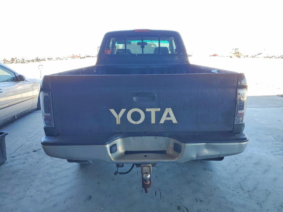 2000 Toyota Tacoma VIN 5TEWN72N1YZ691371 COPART salvage auction — REAR END, Ca - Dis/Dlr/Exp Only Clean Title, sold $3,000 on 2026-07-30 (photo 6)