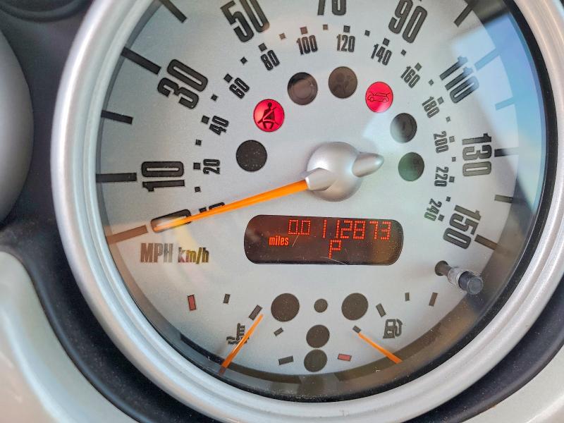 2004 Mini Cooper VIN WMWRC334X4TJ53338 COPART salvage auction — FRONT END, Nc - Salvage Certificate Of Title, sold $350 on 2026-08-20 (photo 9)