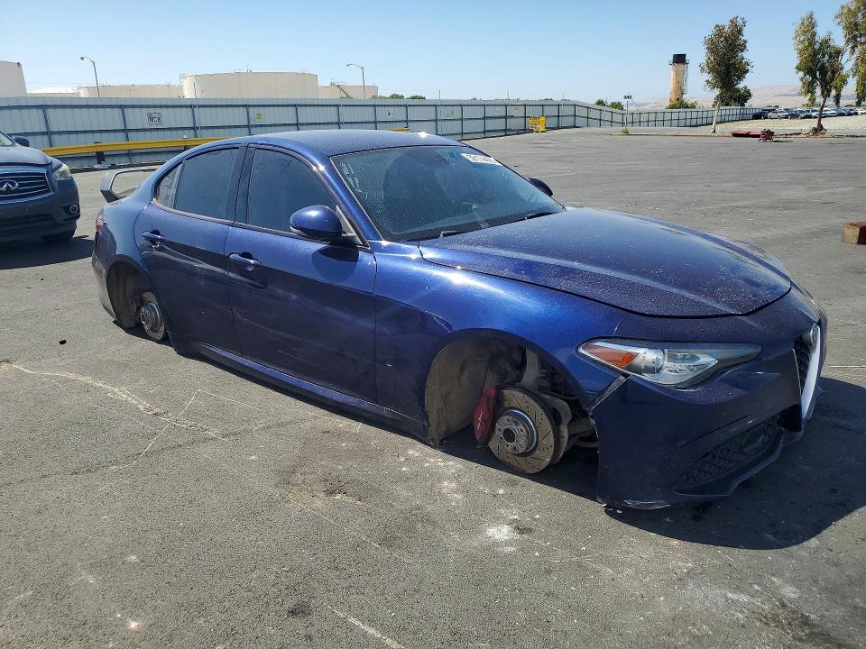 2017 Alfa romeo Giulia VIN ZARFAEBN8H7535664 COPART salvage auction — VANDALISM, CA - SALVAGE CERTIFICATE, sold $1,800 on 2026-07-27 (photo 4)