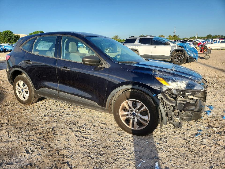 2021 Ford Escape VIN 1FMCU0F65MUA98000 COPART salvage auction — FRONT END, Fl - Cert Of Title Slvg Rebuildable, sold $3,900 on 2026-07-21 (photo 4)