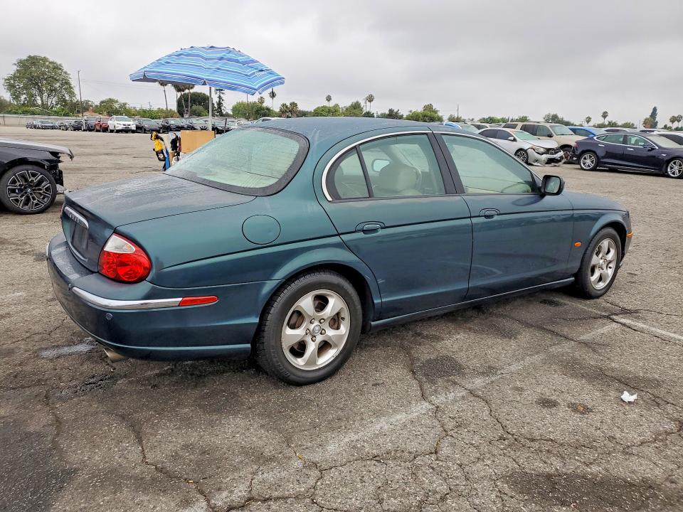 2002 Jaguar S type VIN SAJDA01N02FM35773 COPART salvage auction — MINOR DENT/SCRATCHES, Ca - Dis/Dlr/Exp App For Dup Clean, sold $325 on 2026-07-21 (photo 3)