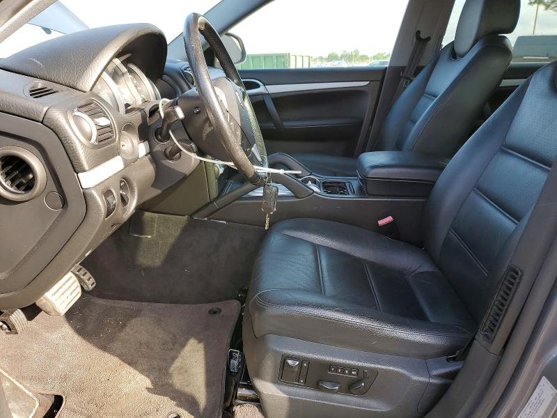 2005 Porsche Cayenne VIN WP1AB29P95LA64102 COPART salvage auction — MINOR DENT/SCRATCHES, MI - CERTIFICATE OF TITLE, sold $625 on 2026-07-31 (photo 7)