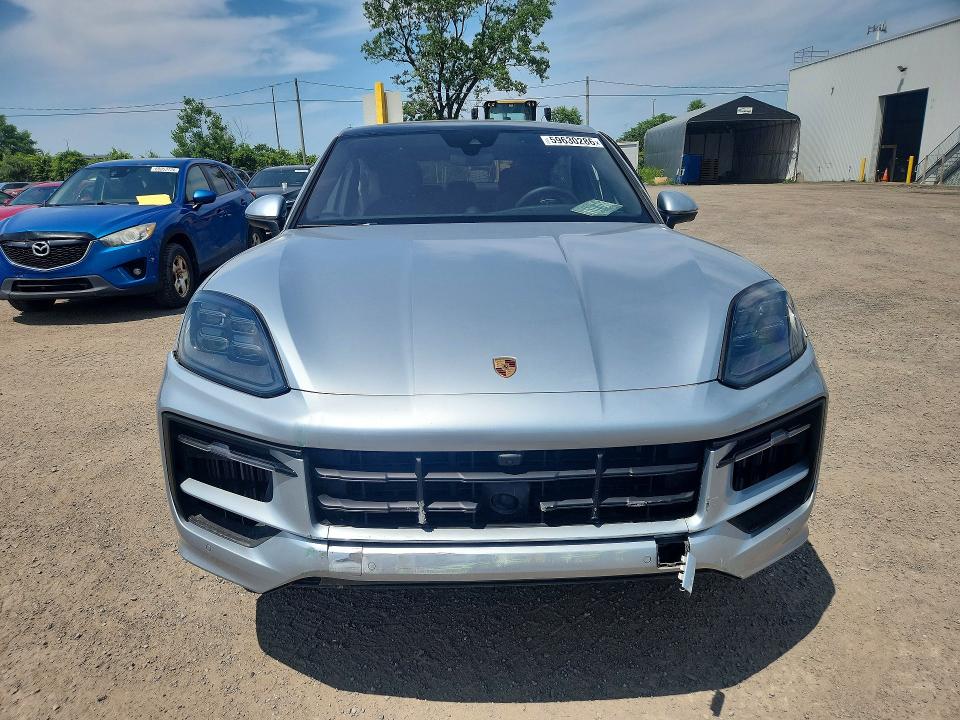 2026 Porsche Cayenne VIN WP1BL2AY1TDA50157 COPART salvage auction — WATER/FLOOD, Qc - Irrecuperable, sold $65,500 on 2026-08-04 (photo 5)