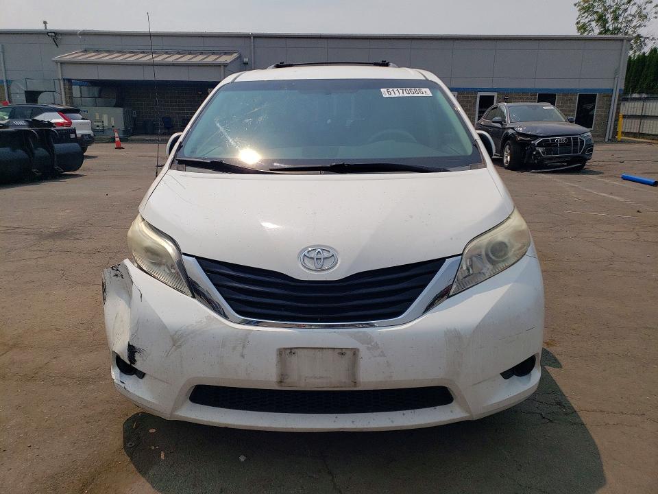 2013 Toyota Sienna VIN 5TDKK3DC6DS300962 COPART salvage auction — SIDE, CT - CERT OF TITLE-SALVAGE, sold $475 on 2026-07-28 (photo 5)