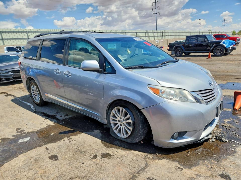 2015 Toyota Sienna VIN 5TDYK3DC0FS601577 COPART salvage auction — SIDE, Nm - Cert Of Title-Salvage, sold $1,750 on 2026-07-30 (photo 4)