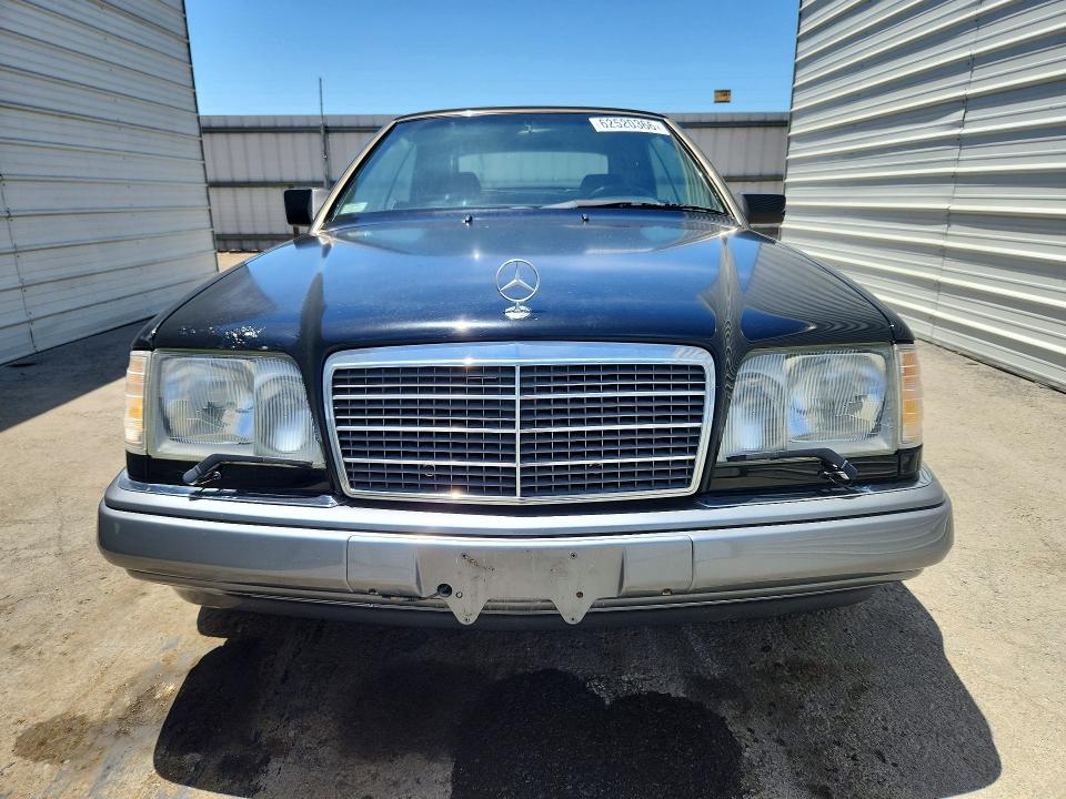 1995 Mercedes-benz E-class VIN WDBEA66EXSC282317 COPART salvage auction — MINOR DENT/SCRATCHES, Ca - Dis/Dlr/Exp Only Clean Title (P), sold $6,800 on 2026-07-31 (photo 5)