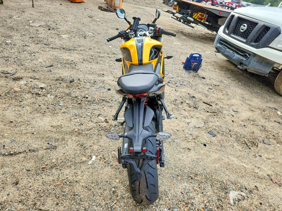 2026 Triumph motorcycle Daytona VIN SMTL23UF6TTCS7322 COPART salvage auction — FRONT END, VA - CERT OF TITLE - SALVAGE, sold $2,850 on 2026-09-03 (photo 4)