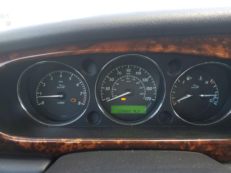 2006 Jaguar Xj series VIN SAJWA79B66SH09019 COPART salvage auction — MINOR DENT/SCRATCHES, CA - DIS/DLR/EXP ONLY CLEAN TITLE, sold $500 on 2026-07-28 (photo 9)