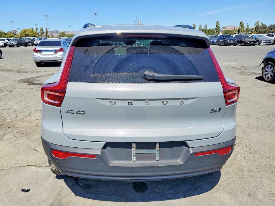2024 Volvo Xc40 VIN YV4L12UM2R2299864 COPART salvage auction — ROLLOVER, Salvage Title, sold $2,550 on 2026-08-21 (photo 6)