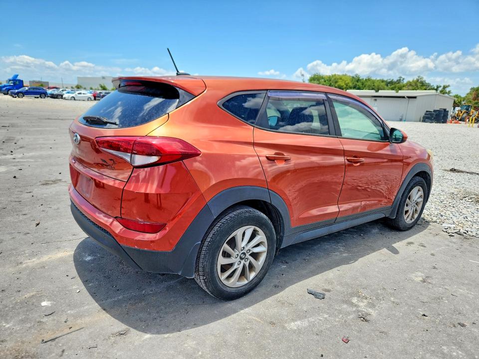 2017 Hyundai Tucson VIN KM8J23A43HU538368 COPART salvage auction — MINOR DENT/SCRATCHES, Mt - Certificate Of Title, sold $1,800 on 2026-07-27 (photo 3)