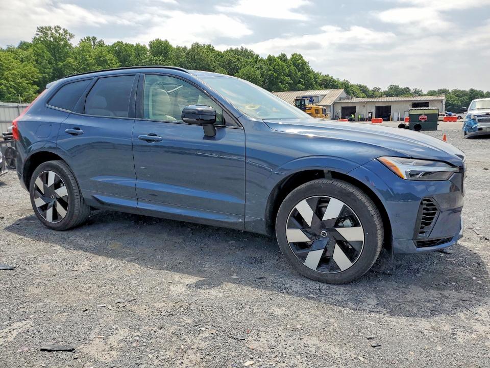 2025 Volvo Xc60 VIN YV4H60RC8S1018013 COPART salvage auction — ROOF, Pa - Certificate Of Salvage, sold $7,500 on 2026-07-23 (photo 4)