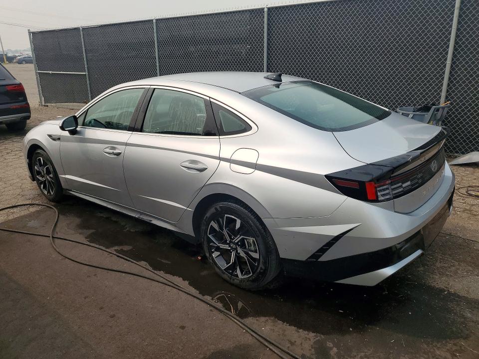 2025 Hyundai Sonata VIN KMHL64JA0SA452162 COPART salvage auction — MINOR DENT/SCRATCHES, Fl - Cert Of Title Slvg Rebuildable, sold $9,300 on 2026-08-21 (photo 2)