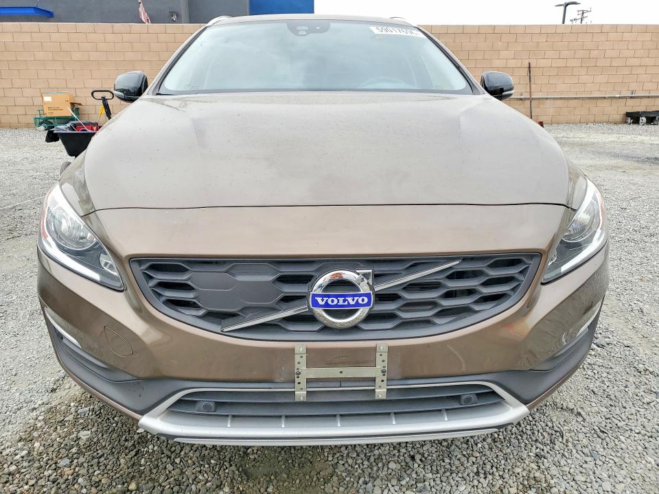2018 Volvo V60 VIN YV440MWK9J2058483 COPART salvage auction — WATER/FLOOD, Salvage Title, sold $2,400 on 2026-07-22 (photo 5)