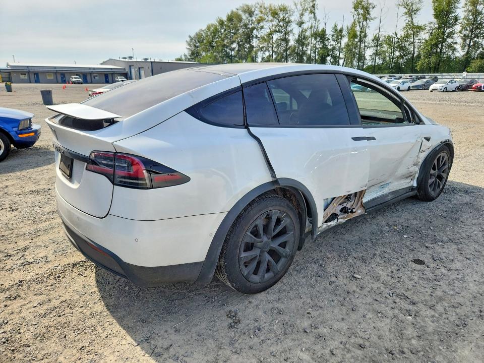 2022 Tesla Model x VIN 7SAXCAE5XNF358234 COPART salvage auction — SIDE, WA - CERT OF OWNERSHIP-REBUILT, sold $17,400 on 2026-07-27 (photo 3)