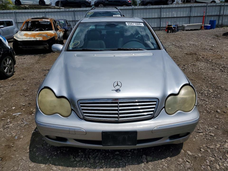 2004 Mercedes-benz C class VIN WDBRF61J04F549263 COPART salvage auction — SIDE, Md - Cert Of Salvage > 75% Damage, sold $300 on 2026-07-13 (photo 5)
