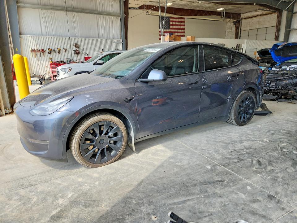 2021 Tesla Model y VIN 5YJYGDEE1MF119967 — COPART salvage auction photo