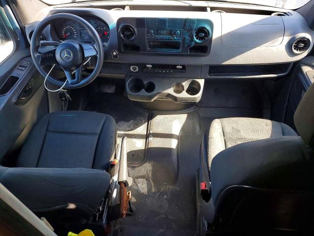 2019 Mercedes-benz Sprinter VIN WD4PF1CD9KP137715 COPART salvage auction — MINOR DENT/SCRATCHES, Fl - Certificate Of Title (P), sold $4,600 on 2026-07-10 (photo 8)