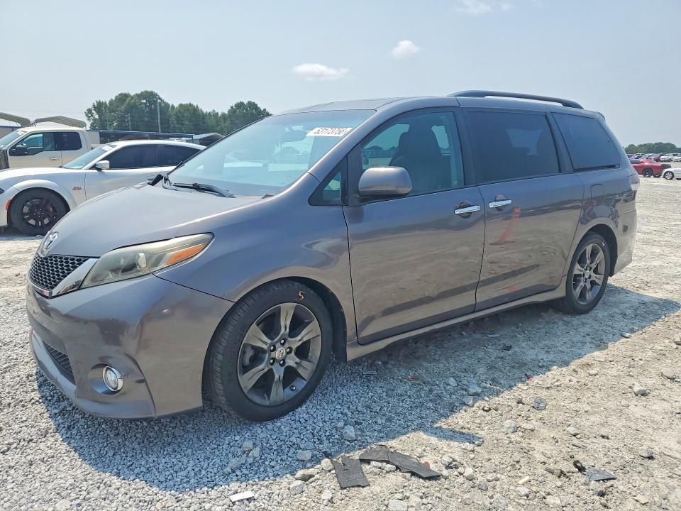 2016 Toyota Sienna VIN 5TDXK3DC9GS752950 — COPART salvage auction photo