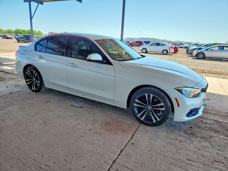 2018 BMW 3er VIN WBA8D9G5XJNU66694 COPART salvage auction — REAR END, Salvage Title, sold $2,550 on 2026-07-28 (photo 4)