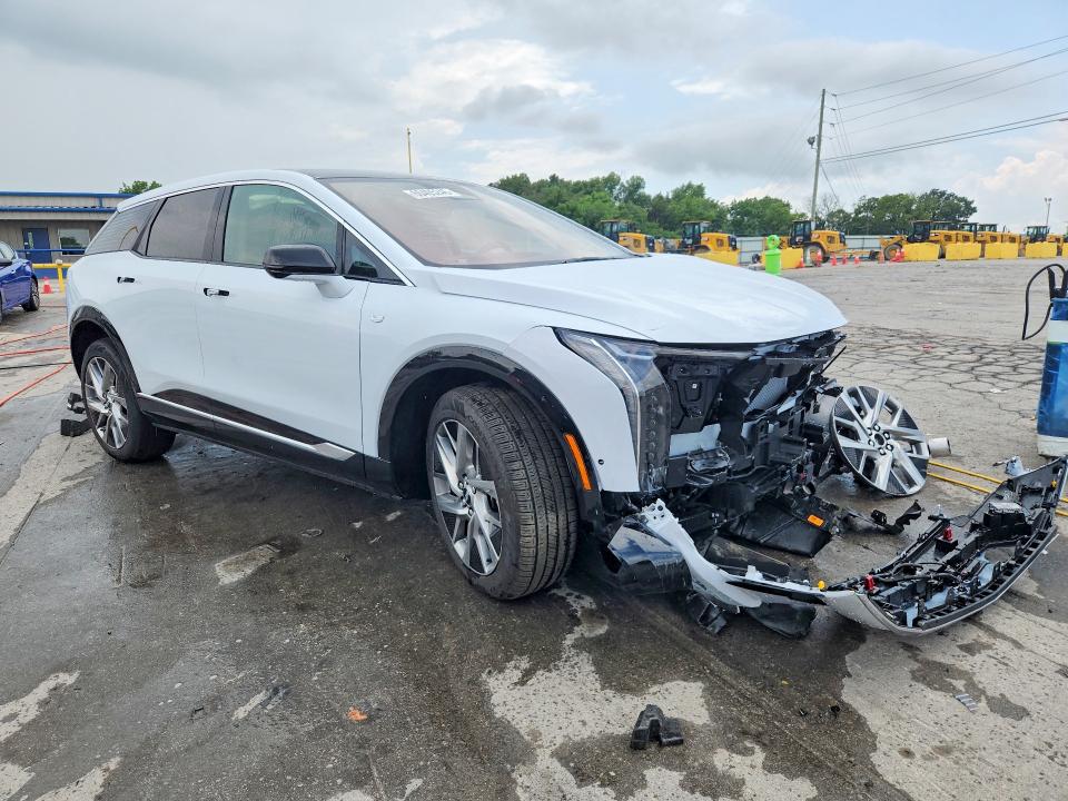 2026 Cadillac Optiq VIN 3GYK3DM44TS169997 COPART salvage auction — FRONT END, Tn - Salvage Certificate, sold $10,700 on 2026-09-15 (photo 4)