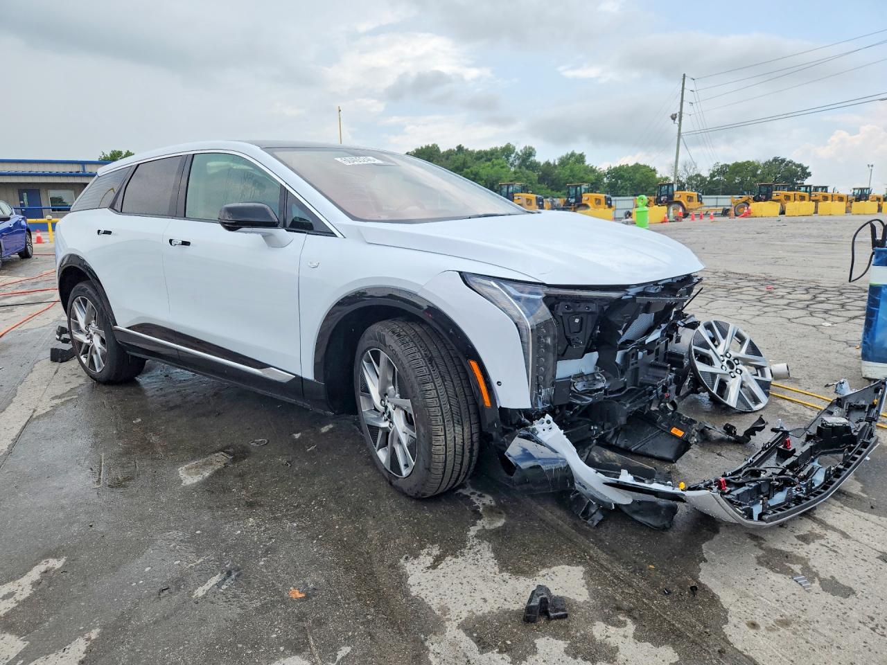 2026 Cadillac Optiq VIN 3GYK3DM44TS169997 COPART salvage auction — Front End, TN - SALVAGE CERTIFICATE, sold $10,800 on 2026-09-14 (photo 4)