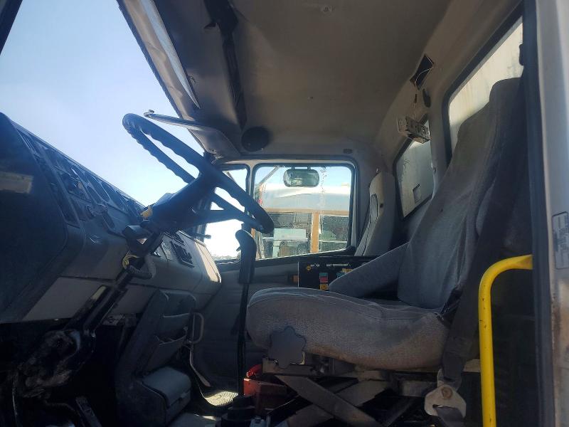 1999 Freightliner All other VIN 1FVXTWEBXXHB53426 COPART salvage auction — ALL OVER, IA - CERT OF TITLE-SALVAGE TITLE, sold $9,500 on 2026-08-13 (photo 7)
