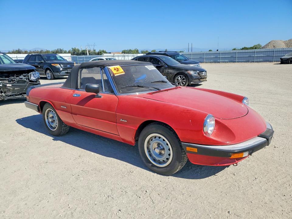 1987 Alfa romeo Spider VIN ZARBA5640H1045254 COPART salvage auction — MINOR DENT/SCRATCHES, CA - DIS/DLR/EXP APP FOR DUP CLEAN, sold $3,150 on 2026-08-07 (photo 4)