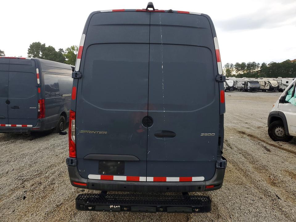 2019 Mercedes-benz Sprinter VIN WD4PF1CD0KP134220 COPART salvage auction — ALL OVER, GA - CERTIFICATE OF TITLE (P), sold $7,200 on 2026-07-29 (photo 6)