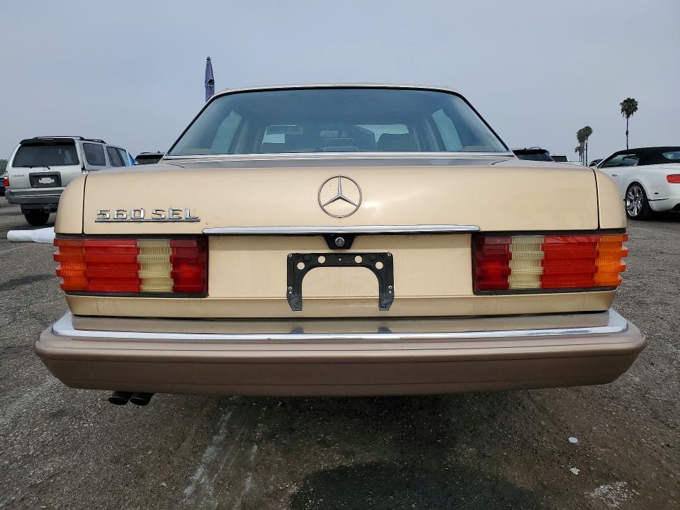 1986 Mercedes-benz 560 VIN WDBCA39D2GA249775 COPART salvage auction — MINOR DENT/SCRATCHES, CA - DIS/DLR/EXP ONLY CLEAN TITLE, sold $2,400 on 2026-07-31 (photo 6)