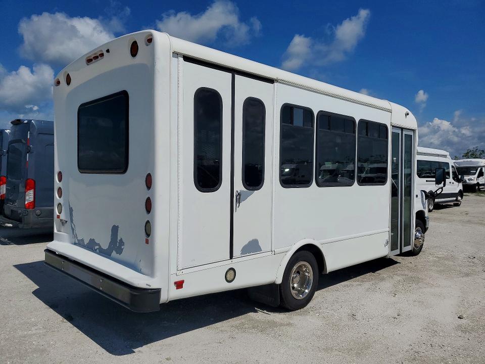 2021 Ford Econoline e350 VIN 1FDEE3FN2MDC10721 COPART salvage auction — MINOR DENT/SCRATCHES, Fl - Certificate Of Title, sold $11,400 on 2026-08-18 (photo 3)