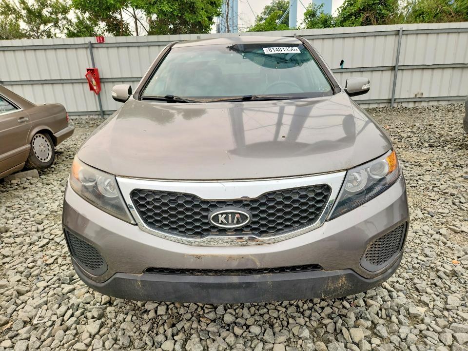2013 Kia Sorento VIN 5XYKT3A1XDG330141 COPART salvage auction — MINOR DENT/SCRATCHES, NJ - CERTIFICATE OF TITLE, sold $1,800 on 2026-07-20 (photo 5)